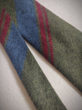 Charger l'image dans la galerie, Cravate club vintage 100% cachemire Made in Italy