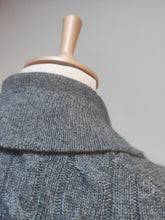Charger l'image dans la galerie, Suitsupply cardigan torsadé col châle en laine et cachemire M