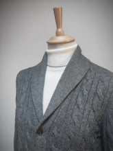 Charger l'image dans la galerie, Suitsupply cardigan torsadé col châle en laine et cachemire M