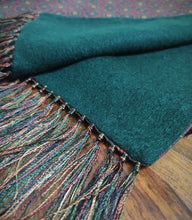 Charger l'image dans la galerie, Foulard vintage double face en cachemire laine et soie