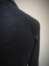 Charger l'image dans la galerie, Suitsupply sweat à capuche zippé en laine merinos bleu marine S/M