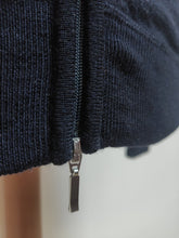 Charger l'image dans la galerie, Suitsupply sweat à capuche zippé en laine merinos bleu marine S/M