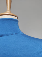 Charger l'image dans la galerie, Drumohr pull à col roulé bleu azur en laine merinos extrafine 52