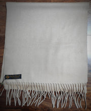 Charger l'image dans la galerie, Loro piana écharpe beige 100% cachemire Made in Italy