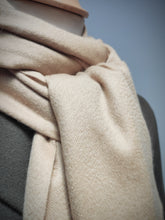 Charger l'image dans la galerie, Loro piana écharpe beige 100% cachemire Made in Italy