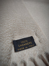 Charger l'image dans la galerie, Loro piana écharpe beige 100% cachemire Made in Italy