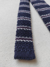 Carica l'immagine nel visualizzatore di Gallery, E. Marinella X Drumohr cravate tricot à rayures en soie et cachemire