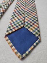 Charger l'image dans la galerie, Drake's cravate vintage en soie à carreaux Made in England