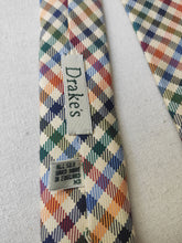 Charger l'image dans la galerie, Drake's cravate vintage en soie à carreaux Made in England