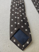 Charger l'image dans la galerie, Drake's cravate vintage marron en soie Made in England