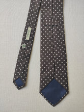 Charger l'image dans la galerie, Drake's cravate vintage marron en soie Made in England