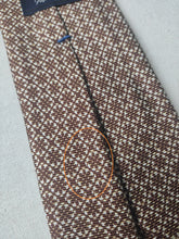 Carica l'immagine nel visualizzatore di Gallery, Façonnable cravate en soie à motif floral Made in Italy