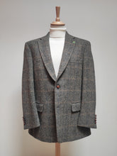 Charger l'image dans la galerie, Harris Tweed X Mario Barutti blazer chevrons à carreaux en laine 52