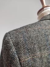 Charger l'image dans la galerie, Harris Tweed X Mario Barutti blazer chevrons à carreaux en laine 52