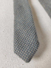 Charger l'image dans la galerie, Stuart Turner & Co cravate vintage en pure laine