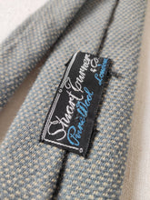 Charger l'image dans la galerie, Stuart Turner & Co cravate vintage en pure laine