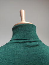 Charger l'image dans la galerie, Suitsupply pull à col roulé vert en laine mérinos M