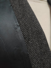 Afbeelding in Gallery-weergave laden, Manteau croisé vintage à chevrons 100% laine super 100's Loro Piana Made in Italy 54