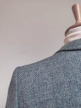 Charger l'image dans la galerie, Blazer vintage en tweed bleu gris en pure laine vierge Harris Tweed 46