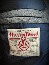 Charger l'image dans la galerie, Blazer vintage en tweed bleu gris en pure laine vierge Harris Tweed 46