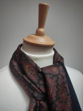 Afbeelding in Gallery-weergave laden, Holliday & Brown London écharpe double face en cachemire laine et soie Made in Great Britain