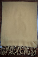 Afbeelding in Gallery-weergave laden, Brooks Brothers écharpe unie jaune 100% cachemire Made in Scotland