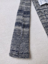 Charger l'image dans la galerie, Givenchy Gentleman Paris cravate large vintage en maille 100% laine