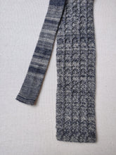 Charger l'image dans la galerie, Givenchy Gentleman Paris cravate large vintage en maille 100% laine
