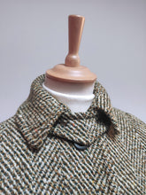 Charger l'image dans la galerie, Aquascutum X Harrod's cape en pure laine vierge Made in England