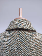 Charger l'image dans la galerie, Aquascutum X Harrod's cape en pure laine vierge Made in England