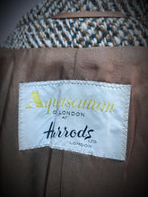 Charger l'image dans la galerie, Aquascutum X Harrod's cape en pure laine vierge Made in England