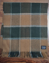 Afbeelding in Gallery-weergave laden, Vivax écharpe à carreaux en laine et cachemire Made in Scotland