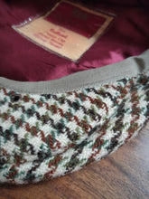 Charger l'image dans la galerie, Dunn & Co X Harris Tweed casquette plate en laine 57
