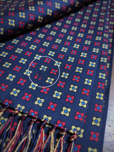 Afbeelding in Gallery-weergave laden, Frank Theak & Roskilly London foulard marine en soie Made in England