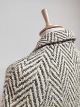 Charger l'image dans la galerie, Burberrys manteau femme à chevrons en pure laine Made in England 12 UK / 40 FR