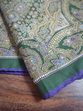 Cargar imagen en el visor de la galería, Pochette vintage en soie à motif floral Made in Italy
