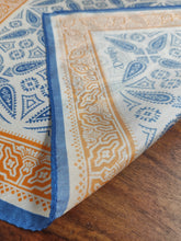 Charger l'image dans la galerie, Drake's pochette en soie à motif bandana Made in Italy
