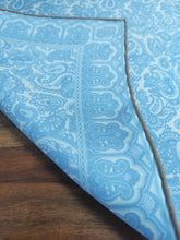 Charger l'image dans la galerie, Robert Talbott pochette en soie à motif paisley Made in England