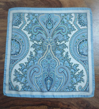 Charger l'image dans la galerie, Scapa pochette de costume en soie à motif floral