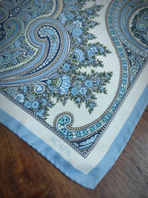 Charger l'image dans la galerie, Scapa pochette de costume en soie à motif floral