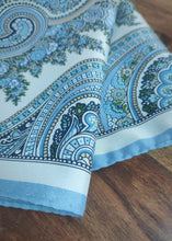 Charger l'image dans la galerie, Scapa pochette de costume en soie à motif floral