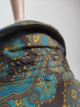 Charger l'image dans la galerie, Piccadilly Lyon robe de chambre vintage à col châle en pure soie M /L