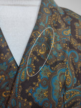 Charger l'image dans la galerie, Piccadilly Lyon robe de chambre vintage à col châle en pure soie M /L