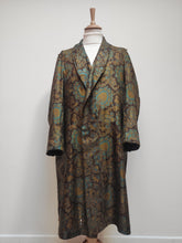 Charger l'image dans la galerie, Piccadilly Lyon robe de chambre vintage à col châle en pure soie M /L