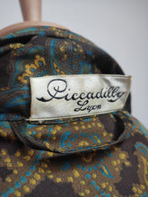 Charger l'image dans la galerie, Piccadilly Lyon robe de chambre vintage à col châle en pure soie M /L