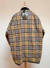 Afbeelding in Gallery-weergave laden, Barbour veste de chasse Beaufort en coton ciré bleu marine C50 / 127 cm