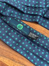Cargar imagen en el visor de la galería, Cravate ascot vintage marine à motif géométrique Made in Italy
