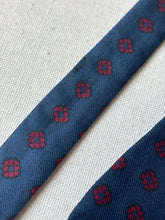 Charger l&#39;image dans la galerie, Duo de noeuds papillon en soie vintage Made in Italy
