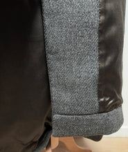 Charger l'image dans la galerie, Pardessus croisé gris vintage de 1957 en laine Made in France

