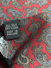 Afbeelding in Gallery-weergave laden, Vivax X Ruffatti Torino foulard paisley 100% soie Made in England
